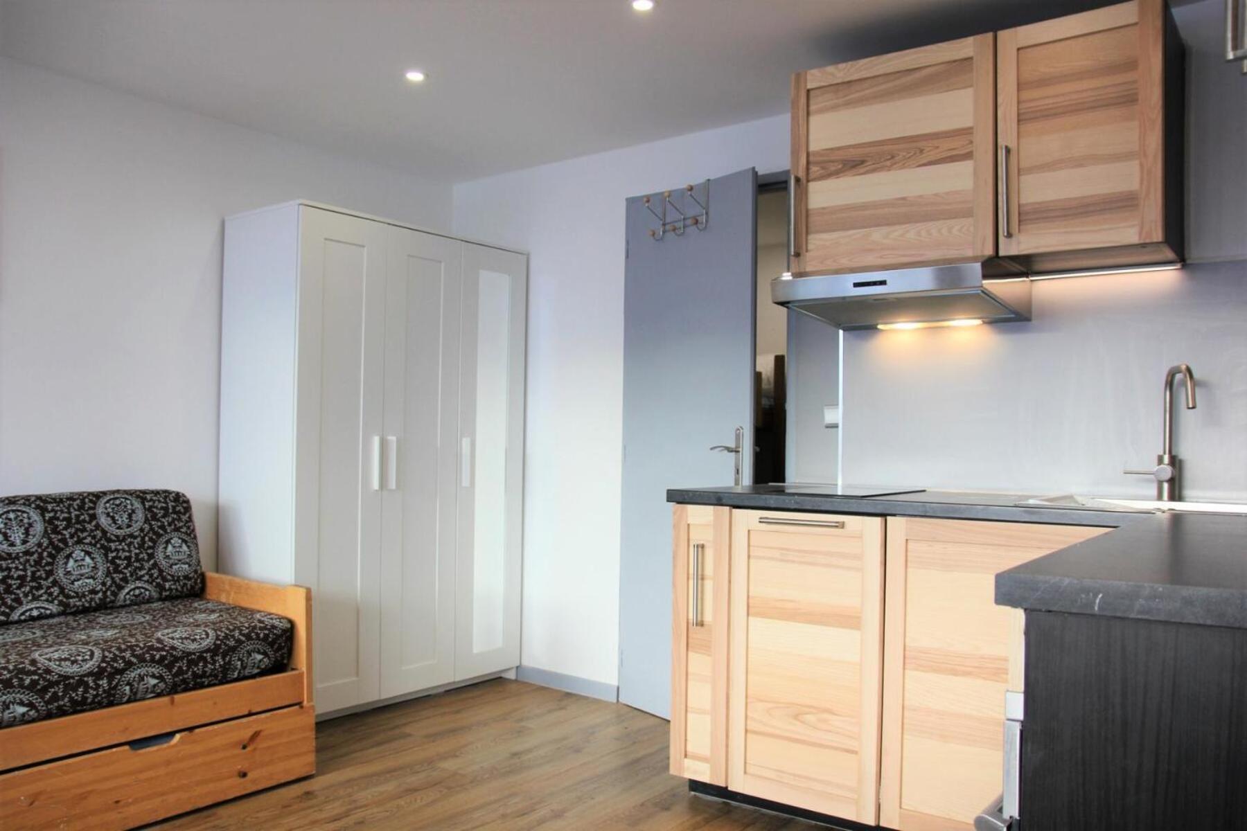 Neves - Location: Ensoleille Pour 4 Personnes Dans Un Quartier Anime Apartment *
