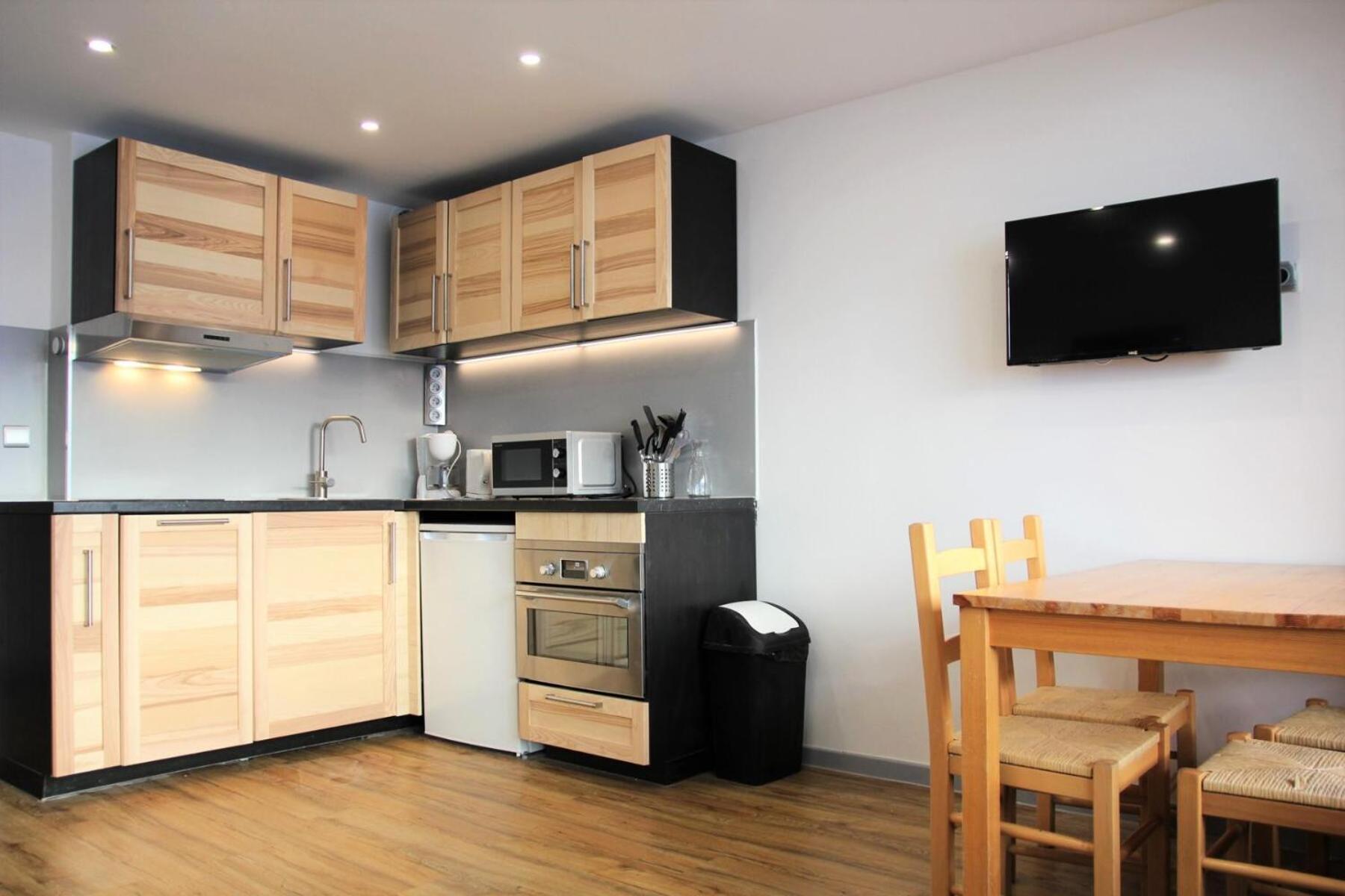 Neves - Location: Ensoleille Pour 4 Personnes Dans Un Quartier Anime Apartment *