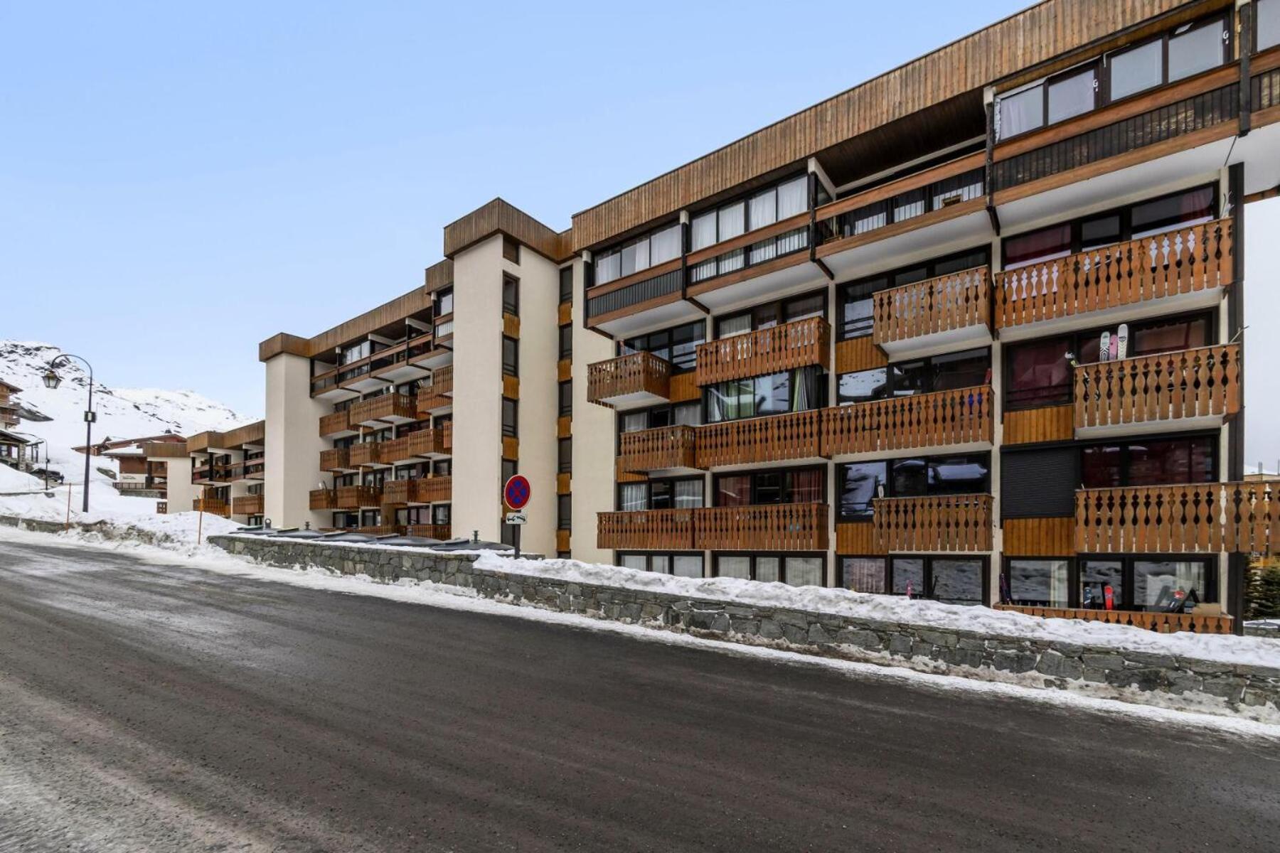 Neves - Location: Ensoleille Pour 4 Personnes Dans Un Quartier Anime Apartment