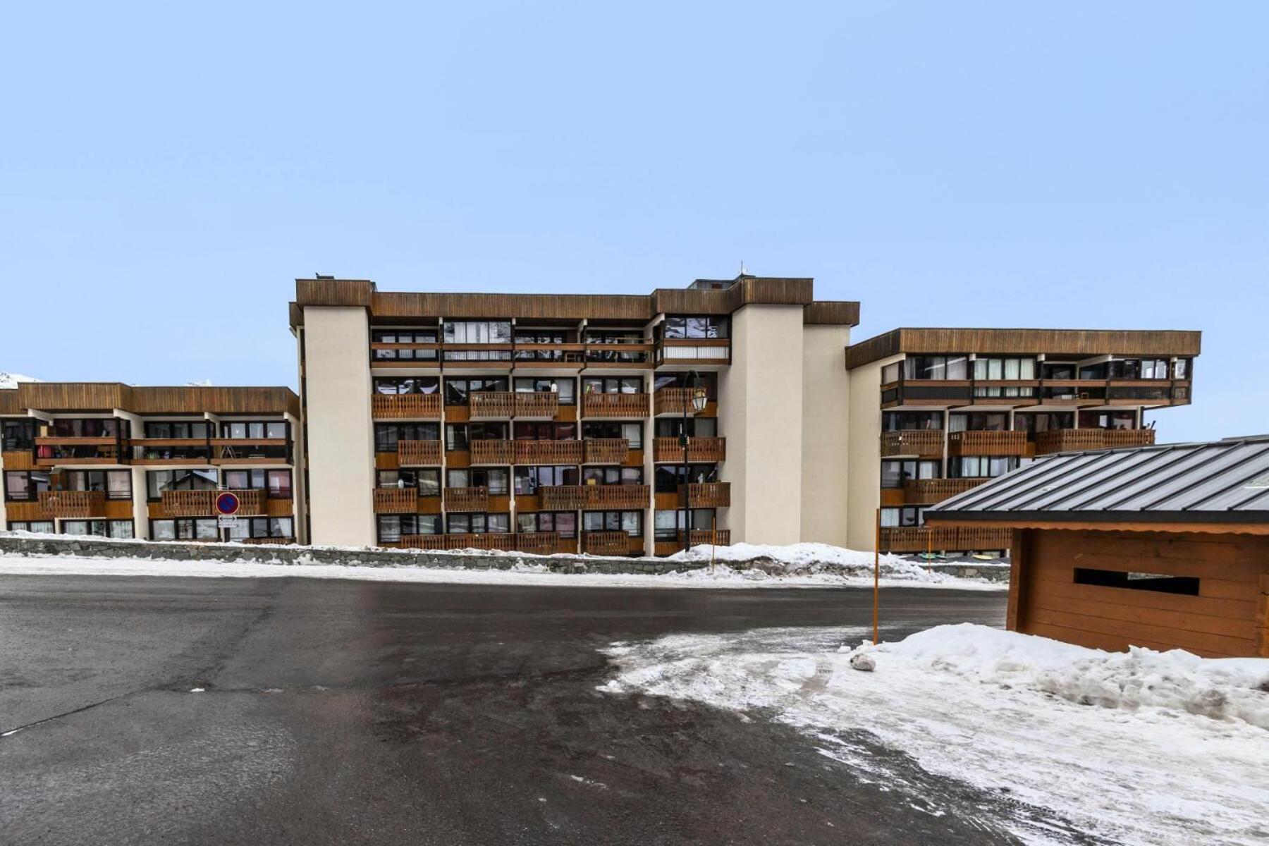 Apartment Neves - Location: Ensoleille Pour 4 Personnes Dans Un Quartier Anime