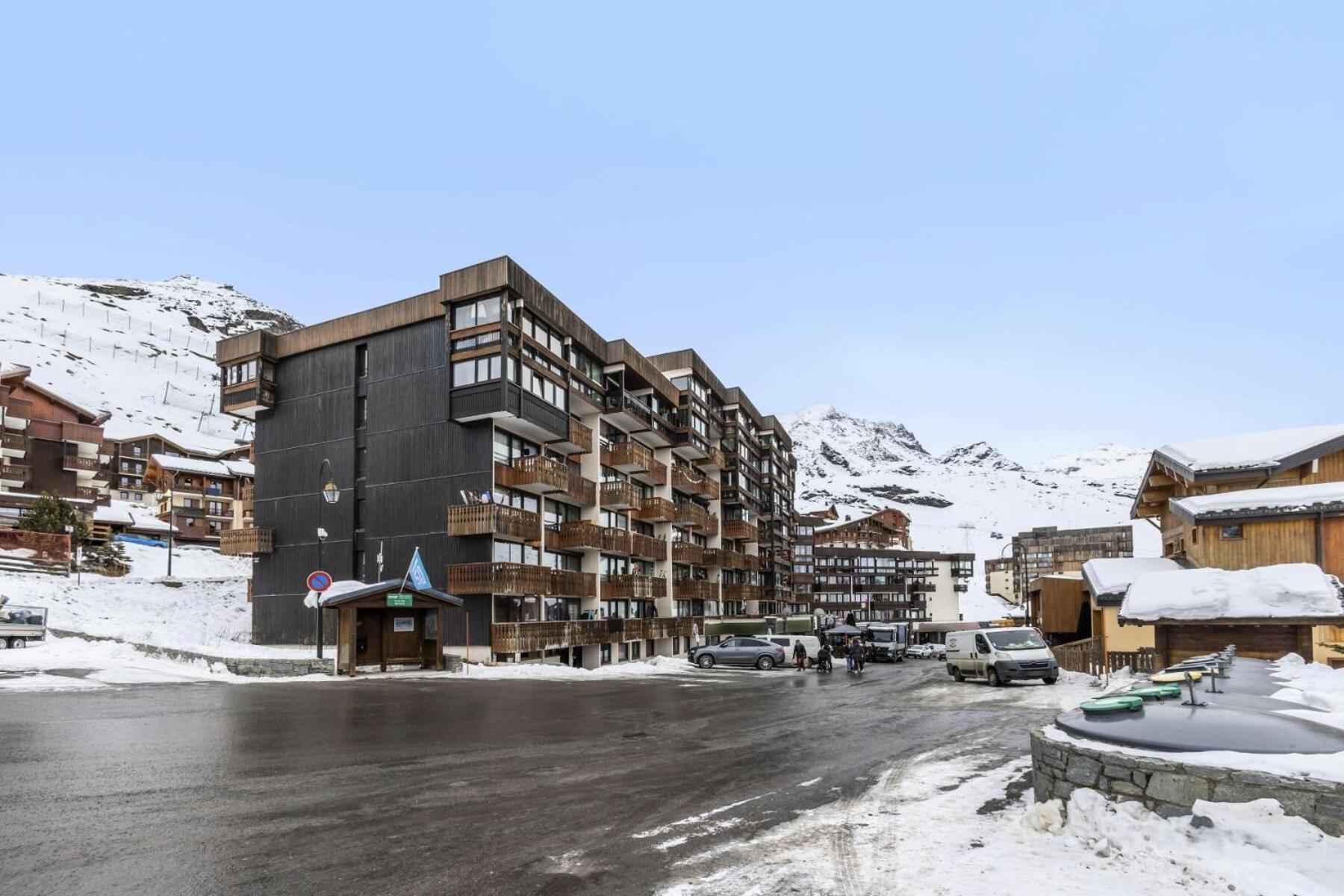 Apartment Neves - Location: Ensoleille Pour 4 Personnes Dans Un Quartier Anime