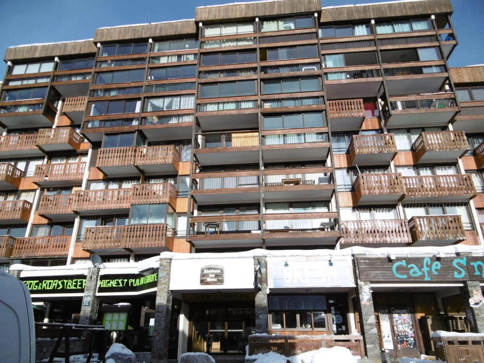 Neves - Location: Ensoleille Pour 4 Personnes Dans Un Quartier Anime Apartment